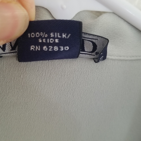 Lands' End 100% silk blouse long sleeve shell buttons size 10 light sea foam - Picture 6 of 8